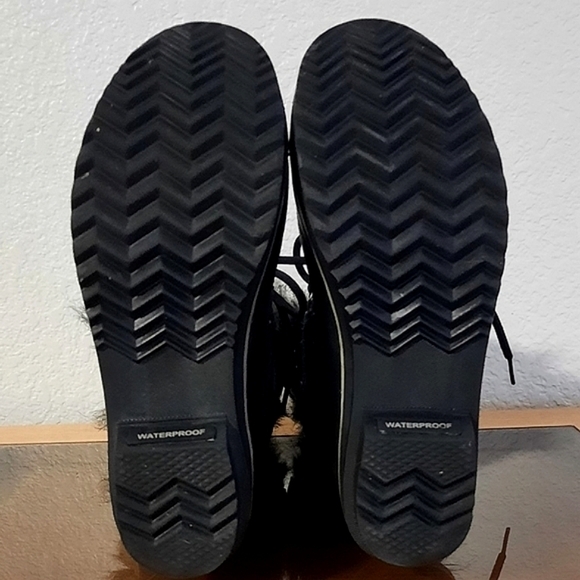 SOREL WOMEN'S SZ 7 WATERPROOF WINTER BOOTS - Picture 3 of 3